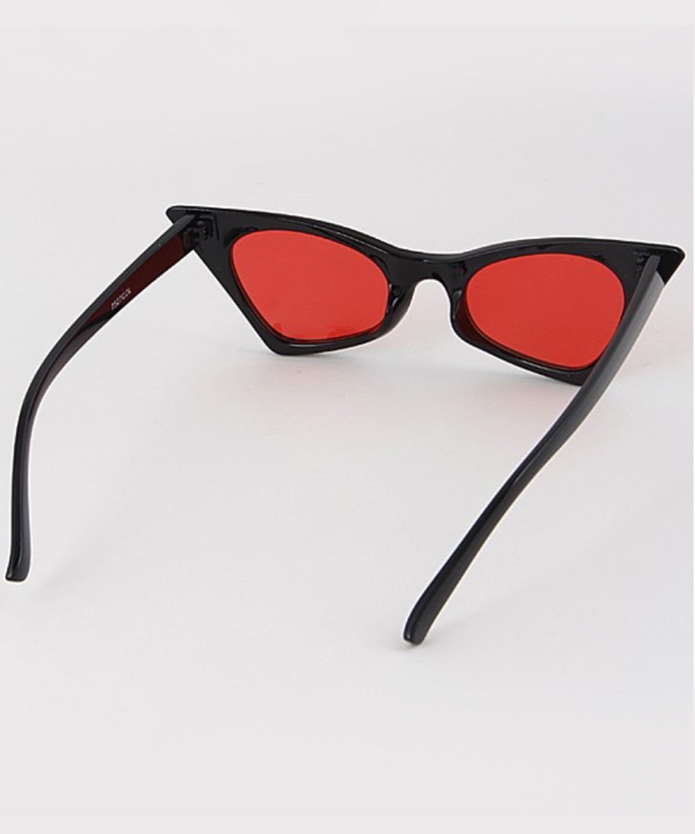 Retro Pointed Black Cat Eye Sunglasses With Colored Lenses