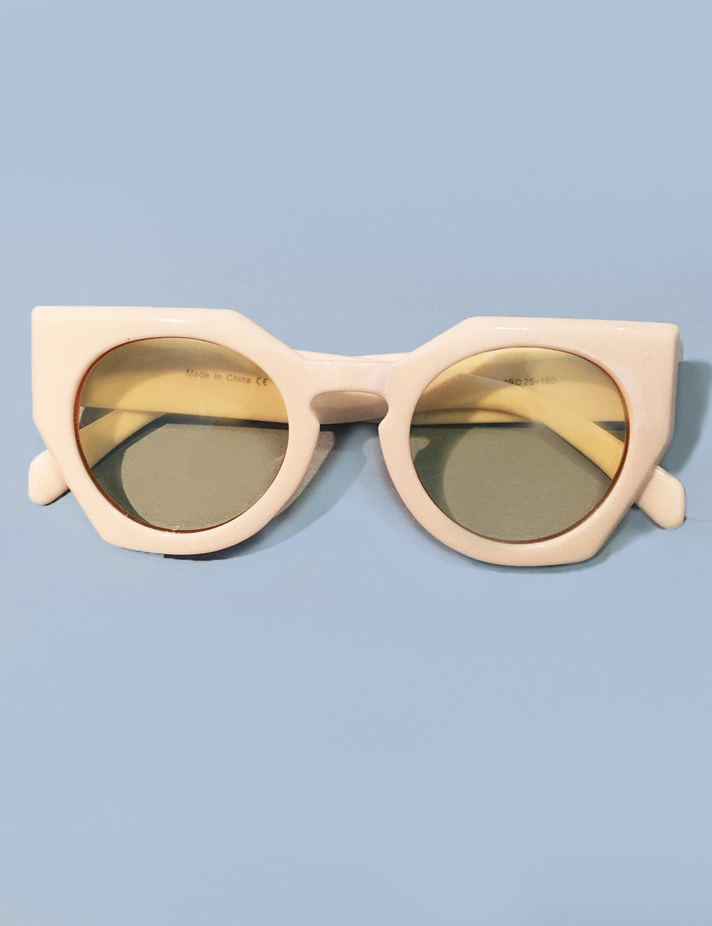 White Framed Yellow Lens 1960s Inspired Geometric Sunglasses