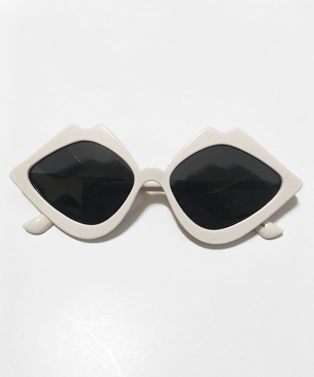 White Kiss Kiss Retro Sunglasses