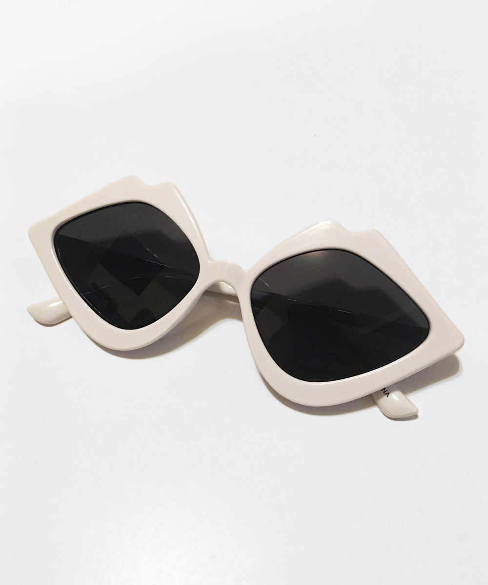 White Kiss Kiss Retro Sunglasses