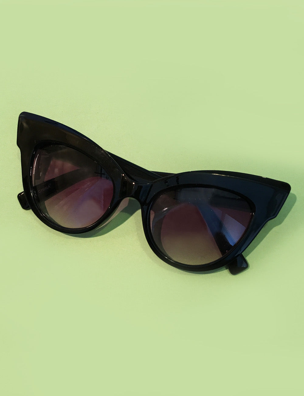 The Cat's Meow Solid Black Unique Retro Cat Eye Sunglasses