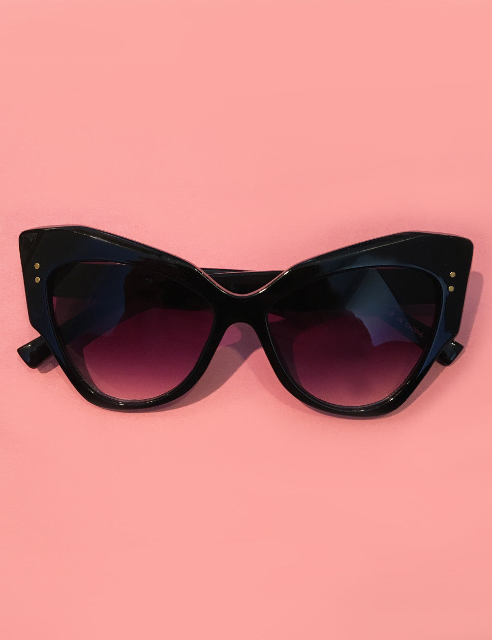 Solid Black Oversized Retro Doris Cat Eye Sunglasses