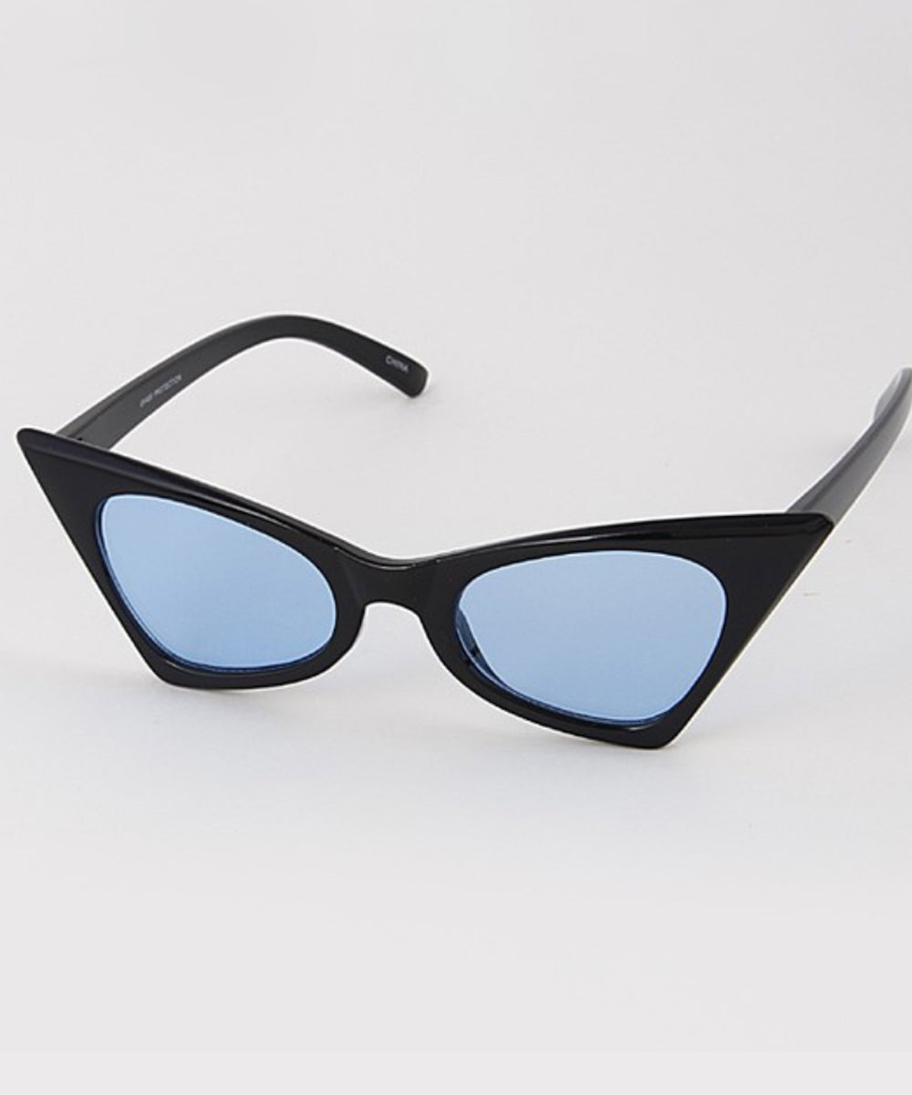 Retro Pointed Black Cat Eye Sunglasses With Colored Lenses